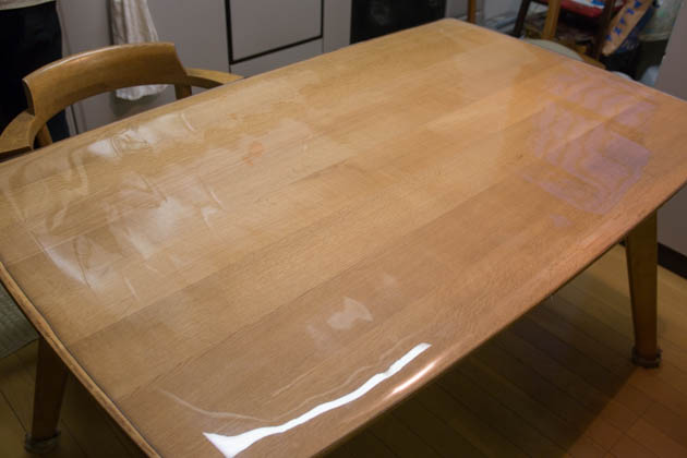 透明ビニールのテーブルマット