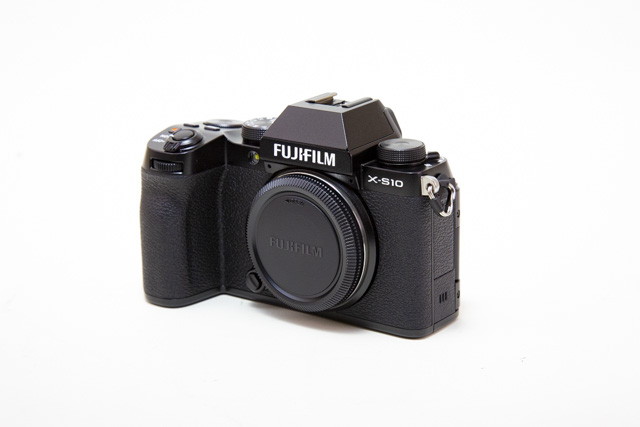 フジフィルム ミラーレスカメラ X-S10 ボディー