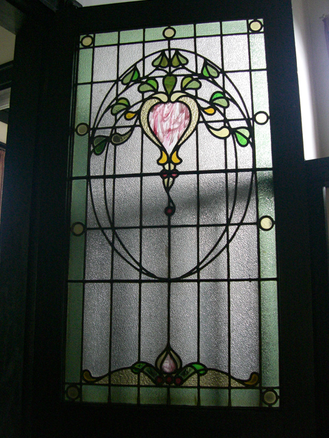 横浜山手西洋館・外交官の家・玄関ホールのステンドグラスの扉