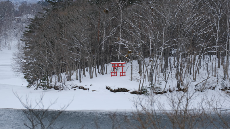 岩洞湖