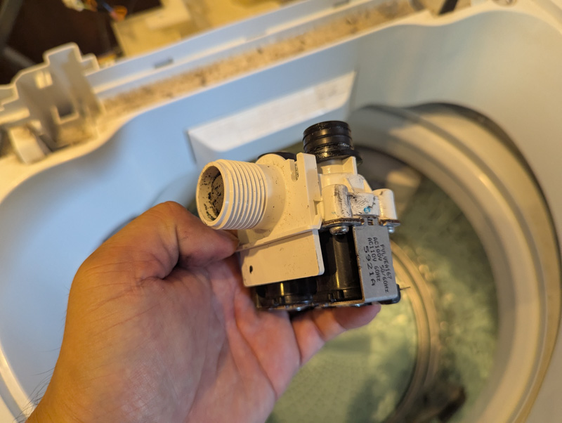 ES-GV90R洗濯機の給水弁の交換