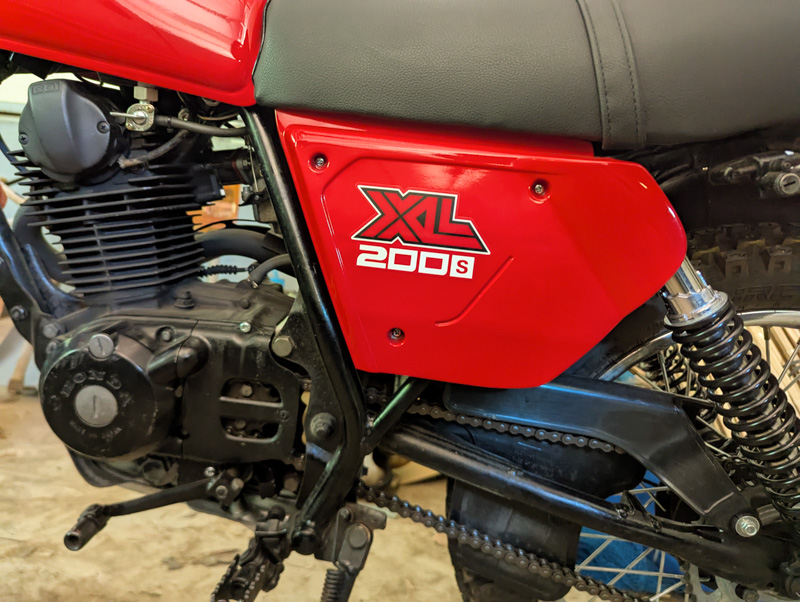 XL200Sステッカー