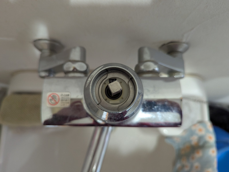 水漏れ修理〜TOTO TKF30URXのカートリッジ交換手順