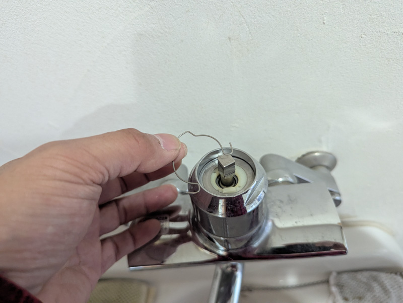 水漏れ修理〜TOTO TKF30URXのカートリッジ交換手順