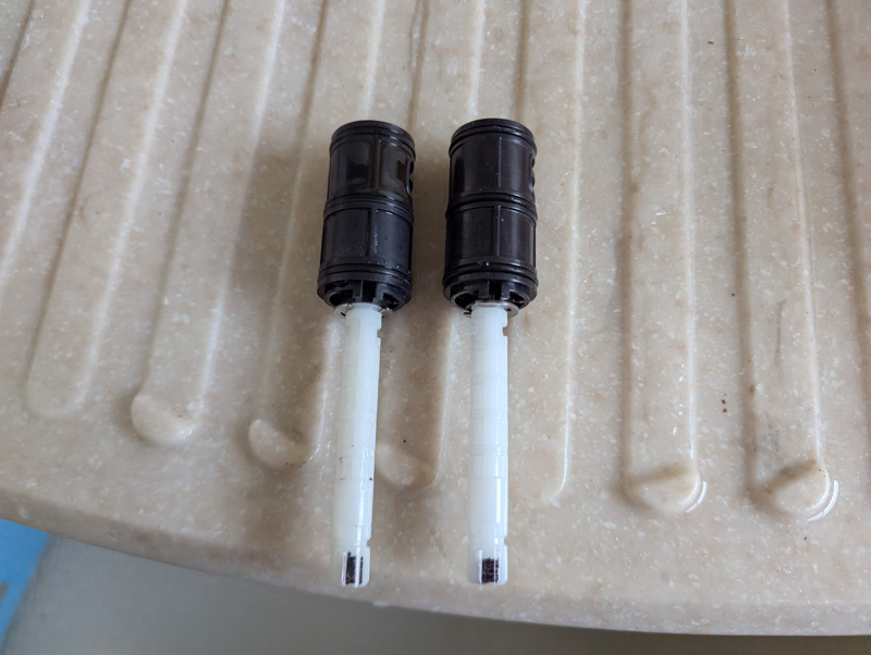 TUMG40CRBの開閉ユニット交換手順