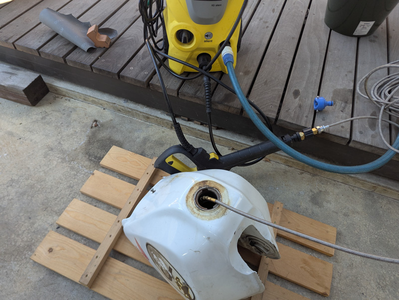 タンクの錆取り