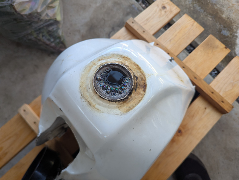 タンクの錆取り