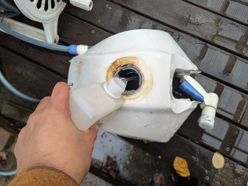 タンクの錆取り