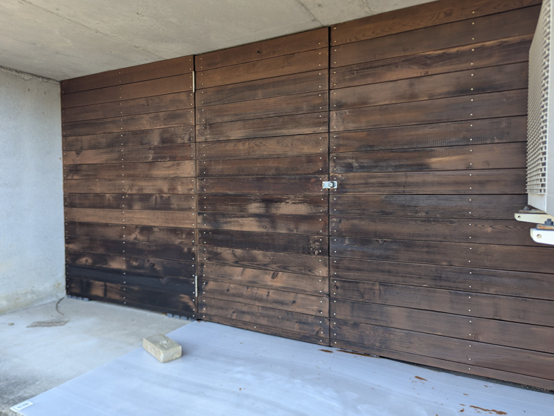 屋外木部のペンキ塗り