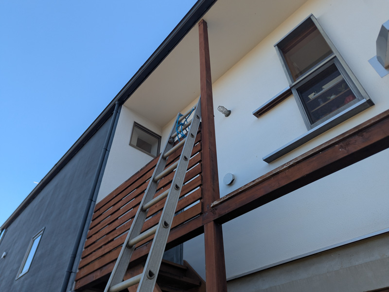 屋外木部のペンキ塗り