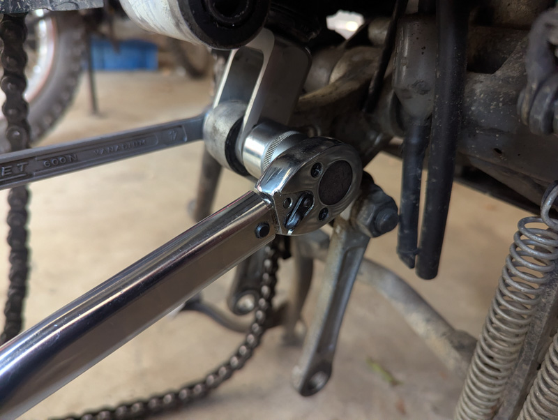 カワサキ天涯・リアショック交換