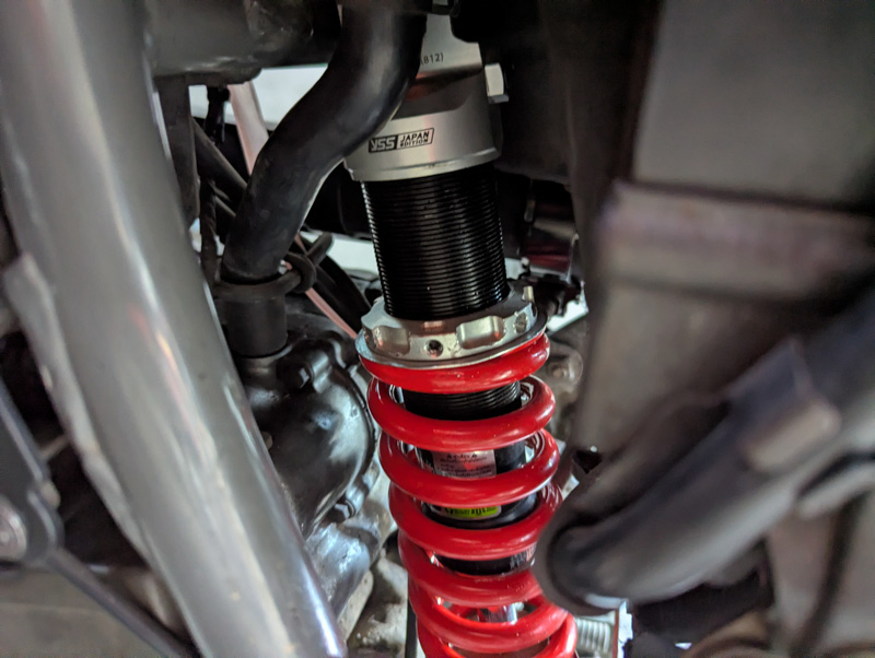 カワサキ天涯・リアショック交換